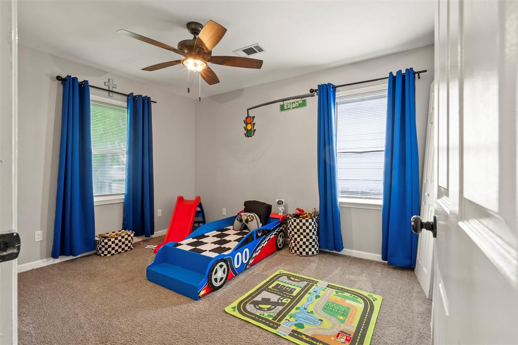915 Temple Drive, Hitchcock, Texas image 12