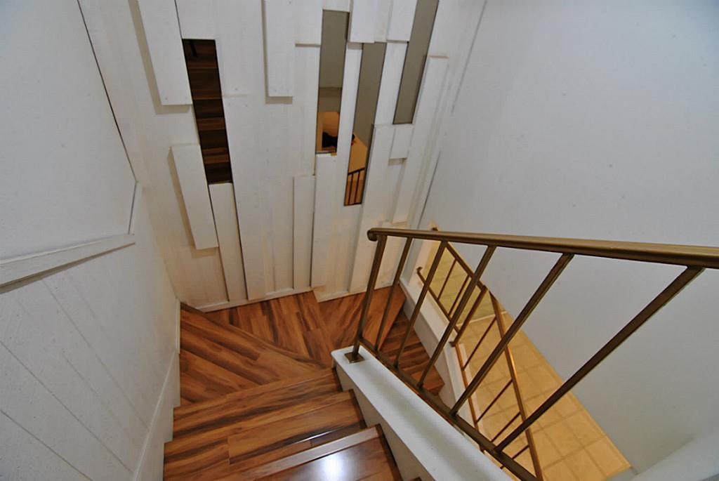 7040 Jetty Lane, Houston, Texas image 9