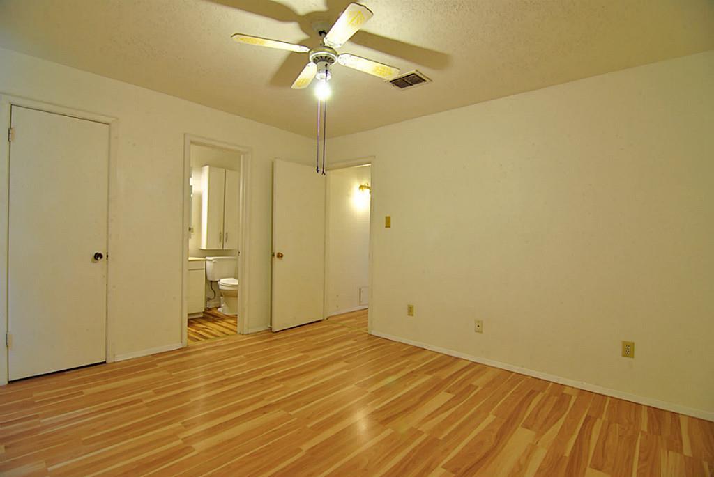 7040 Jetty Lane, Houston, Texas image 11