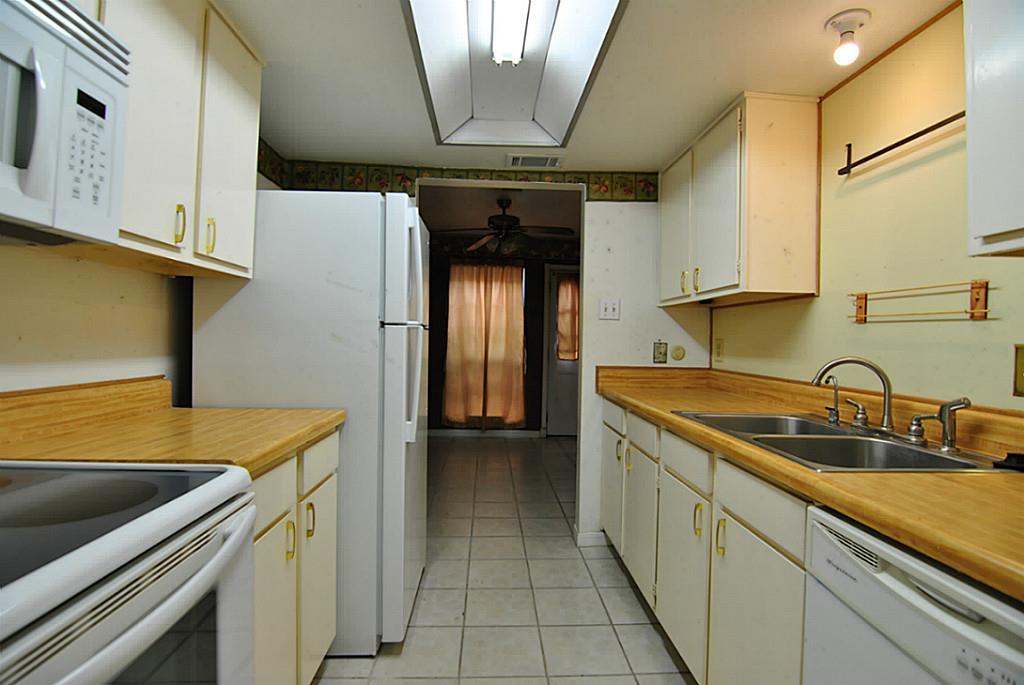 7040 Jetty Lane, Houston, Texas image 3