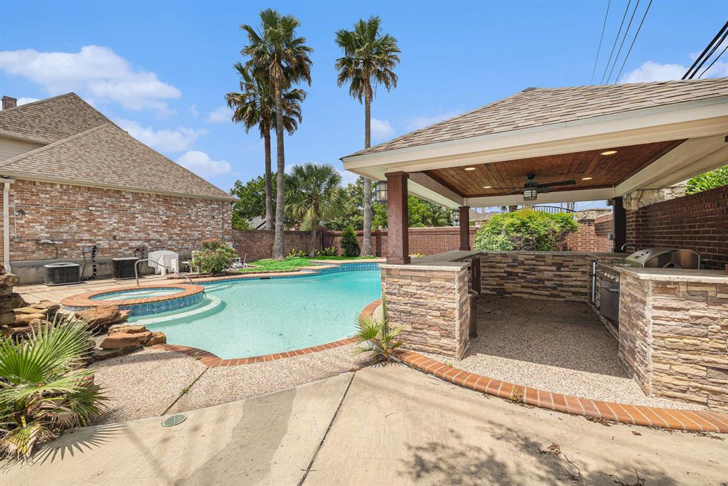7415 Naremore Drive, Spring, Texas image 41