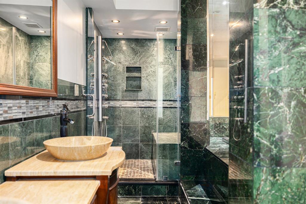 7415 Naremore Drive, Spring, Texas image 34