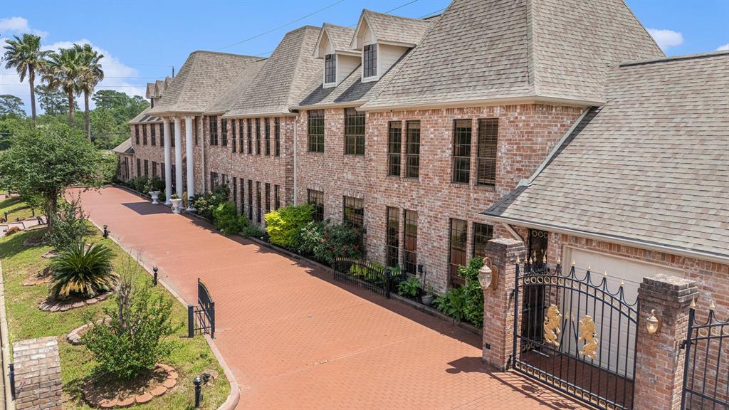 7415 Naremore Drive, Spring, Texas image 2