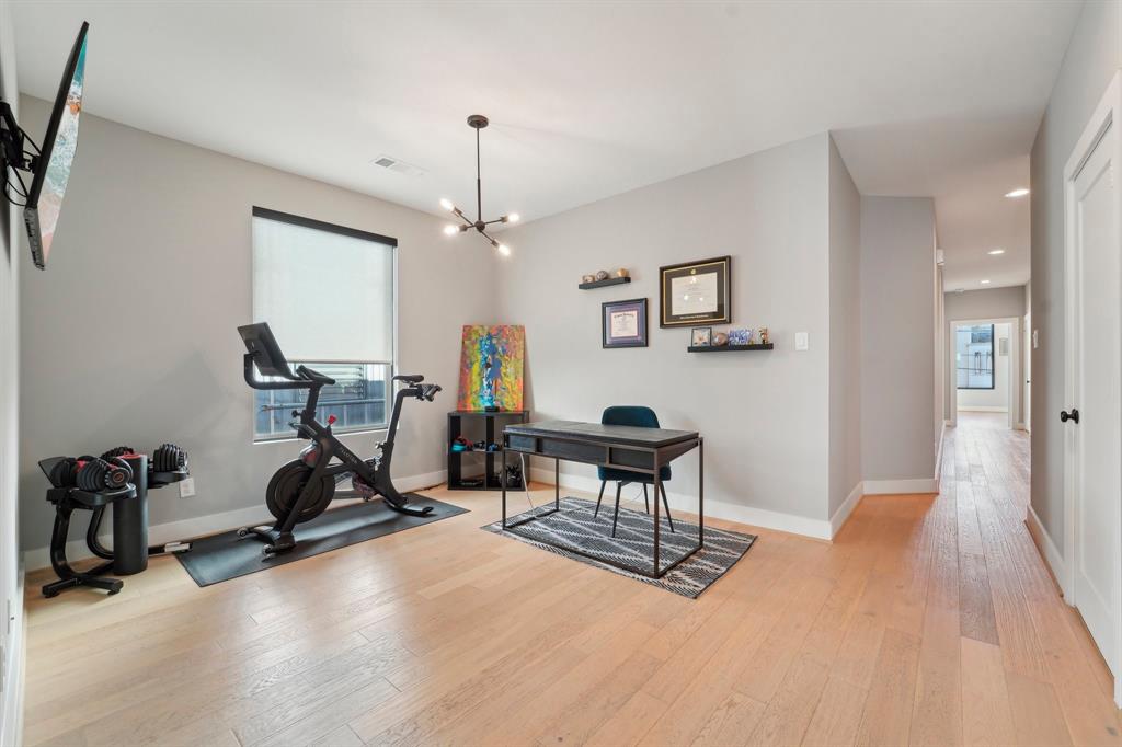 Houston, Texas 77007, United States, 3 Bedrooms Bedrooms, ,3 BathroomsBathrooms,Residential,Pending,23533