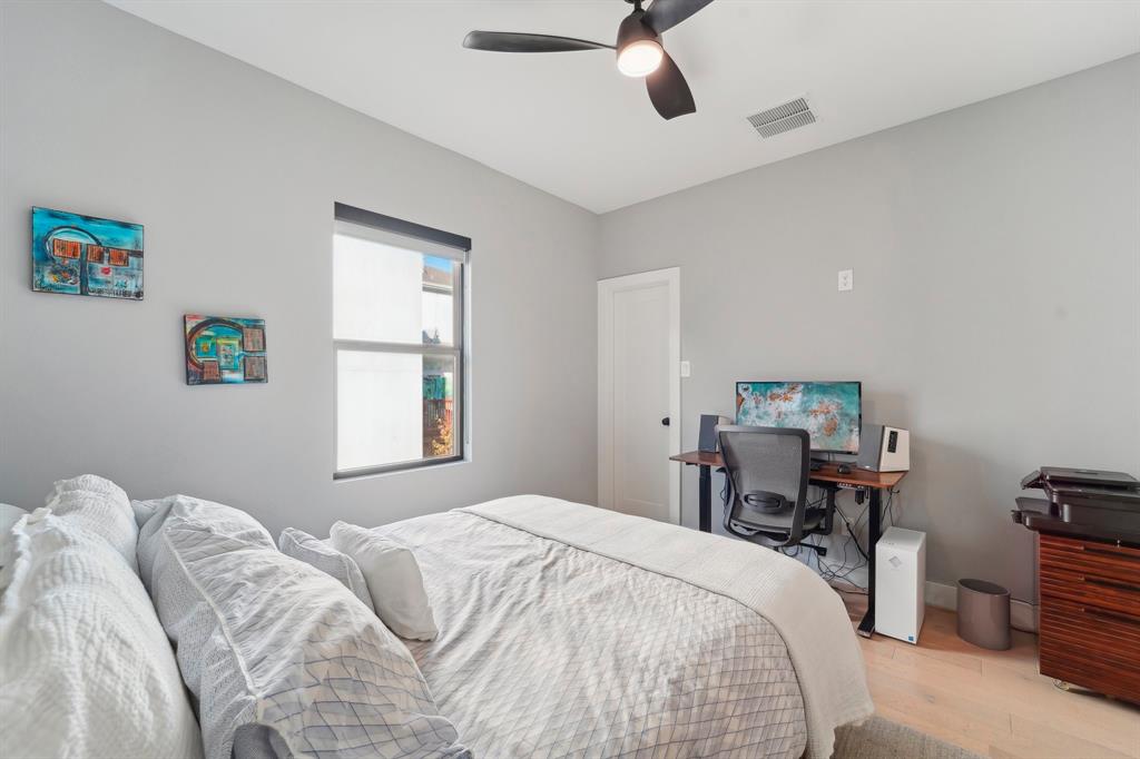 Houston, Texas 77007, United States, 3 Bedrooms Bedrooms, ,3 BathroomsBathrooms,Residential,Pending,23533