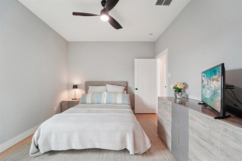 Houston, Texas 77007, United States, 3 Bedrooms Bedrooms, ,3 BathroomsBathrooms,Residential,Pending,23533