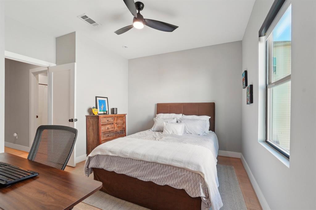 Houston, Texas 77007, United States, 3 Bedrooms Bedrooms, ,3 BathroomsBathrooms,Residential,Pending,23533