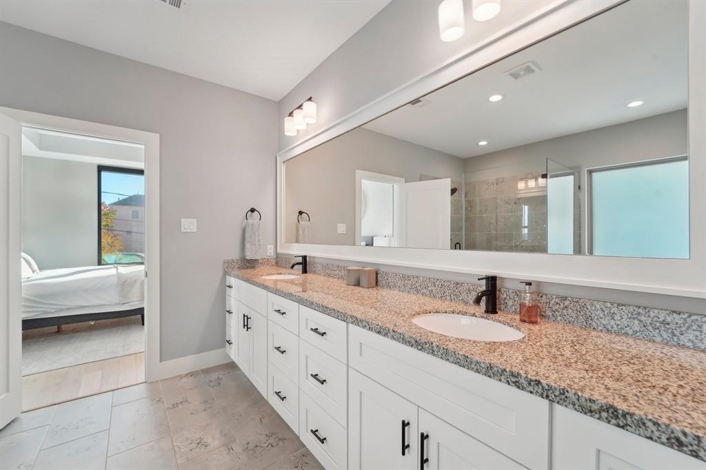 Houston, Texas 77007, United States, 3 Bedrooms Bedrooms, ,3 BathroomsBathrooms,Residential,Pending,23533