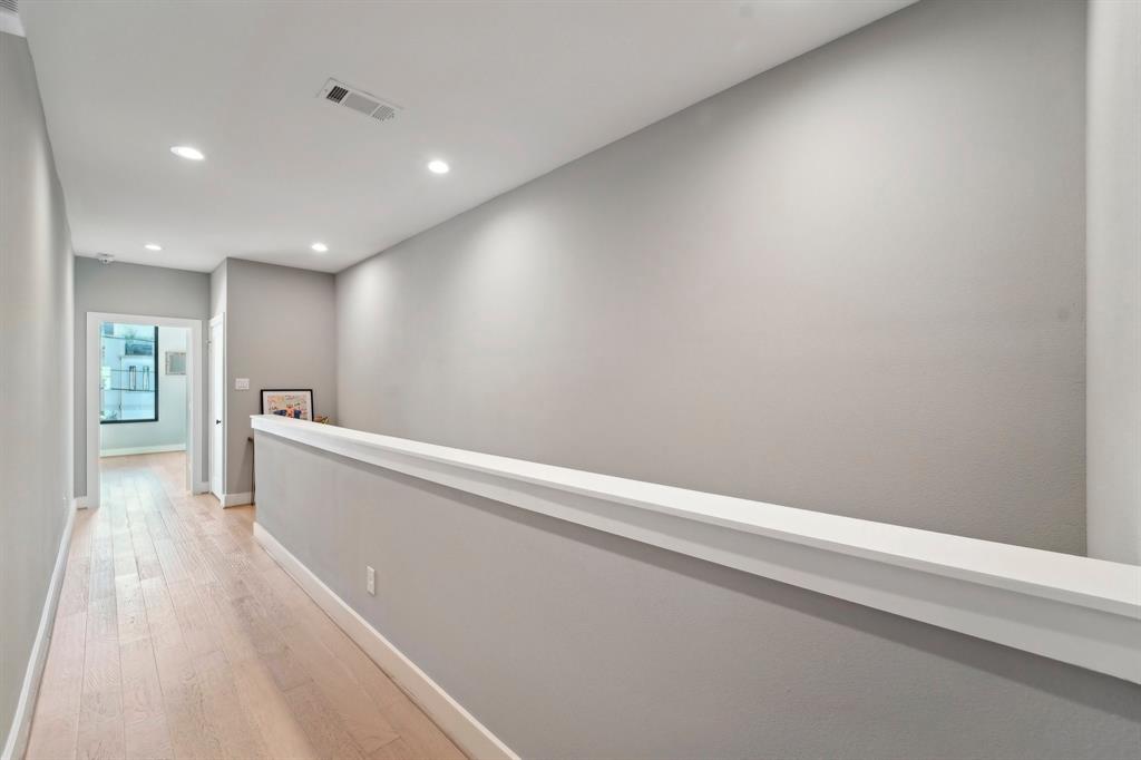 Houston, Texas 77007, United States, 3 Bedrooms Bedrooms, ,3 BathroomsBathrooms,Residential,Pending,23533