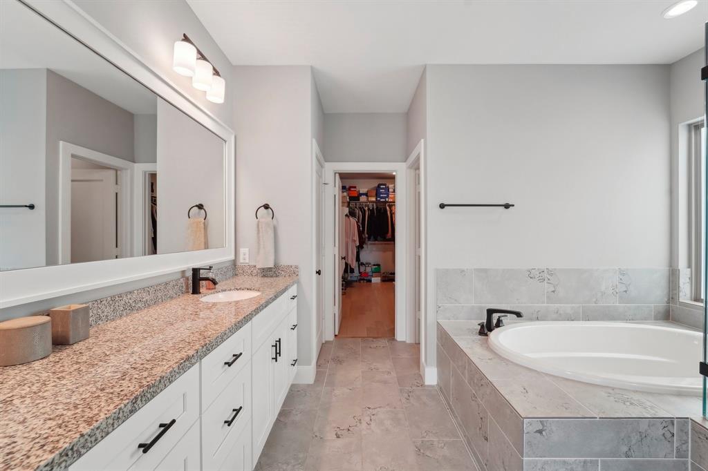 Houston, Texas 77007, United States, 3 Bedrooms Bedrooms, ,3 BathroomsBathrooms,Residential,Pending,23533