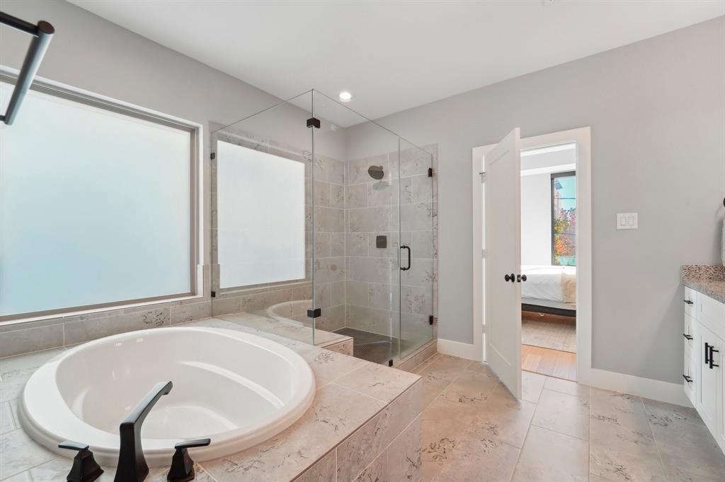 Houston, Texas 77007, United States, 3 Bedrooms Bedrooms, ,3 BathroomsBathrooms,Residential,Pending,23533