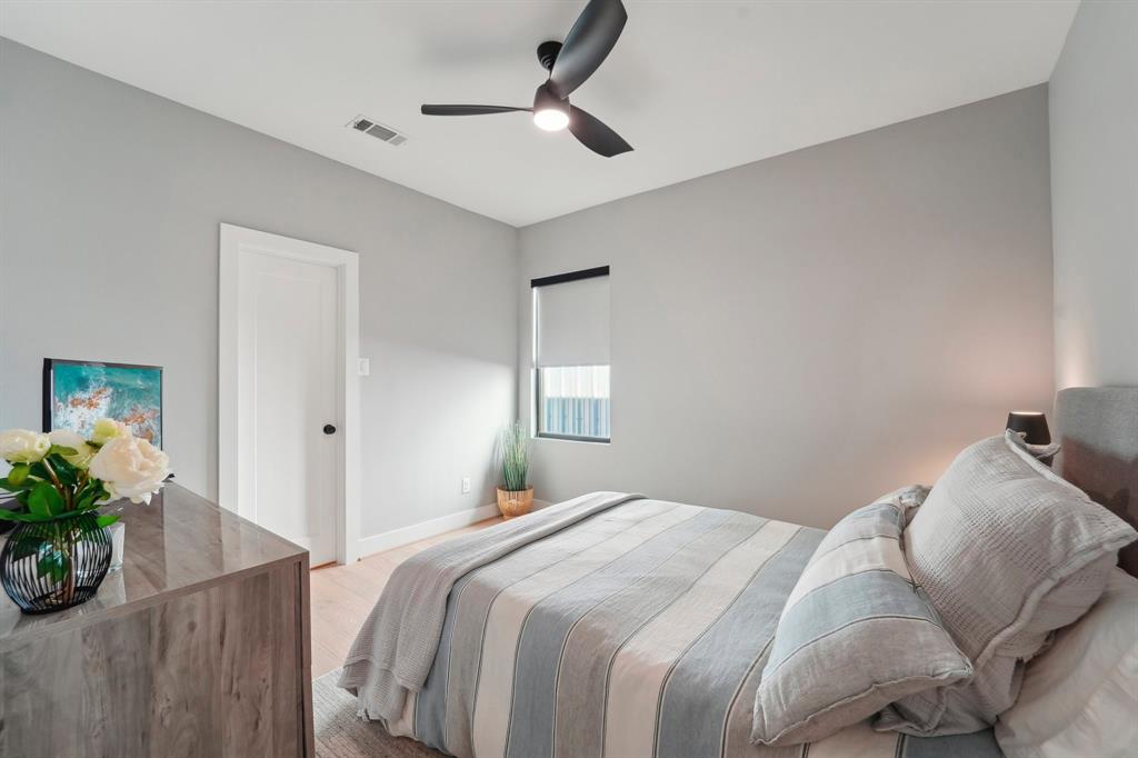 Houston, Texas 77007, United States, 3 Bedrooms Bedrooms, ,3 BathroomsBathrooms,Residential,Pending,23533