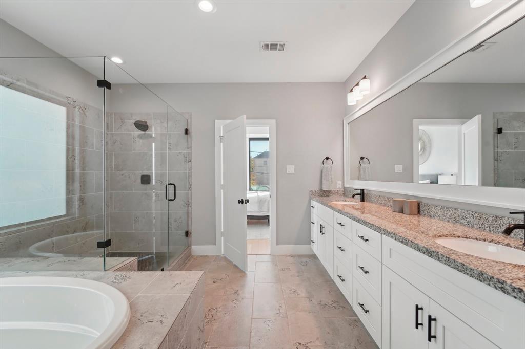 Houston, Texas 77007, United States, 3 Bedrooms Bedrooms, ,3 BathroomsBathrooms,Residential,Pending,23533