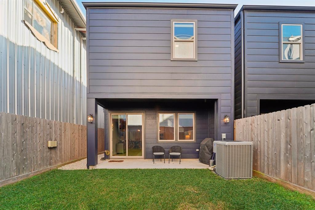 Houston, Texas 77007, United States, 3 Bedrooms Bedrooms, ,3 BathroomsBathrooms,Residential,Pending,23533