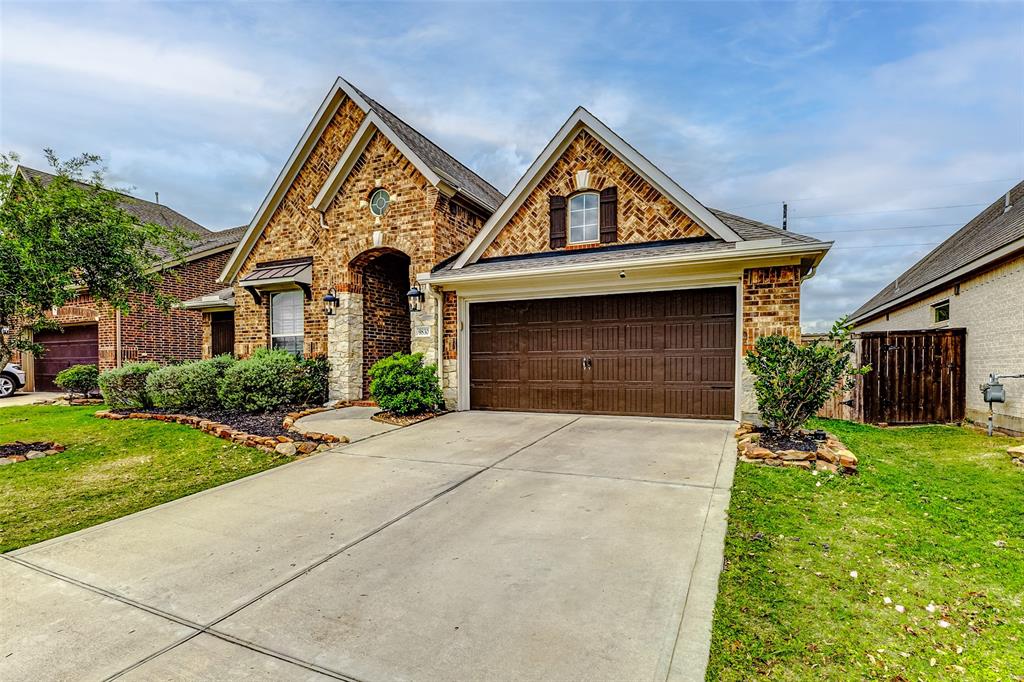 9830 Joyce Drive, Iowa Colony, Texas image 2