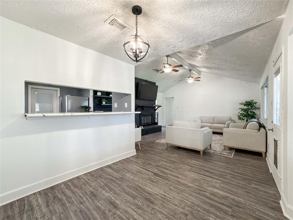 9738 Rustic Gate Road, La Porte, Texas image 3