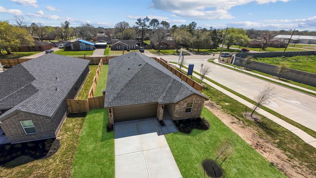 326 Amy Street, Angleton, Texas image 42