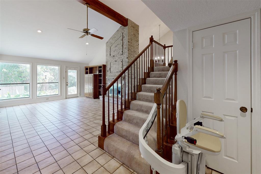 9305 Stonebridge Drive, College Station, Texas image 4