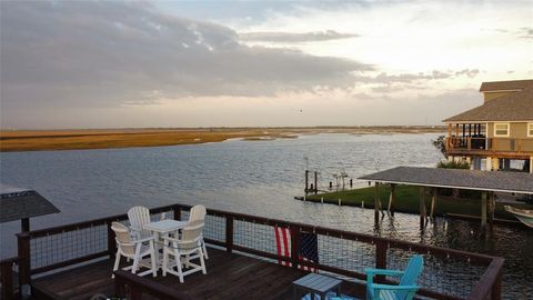 A home in Bayou Vista