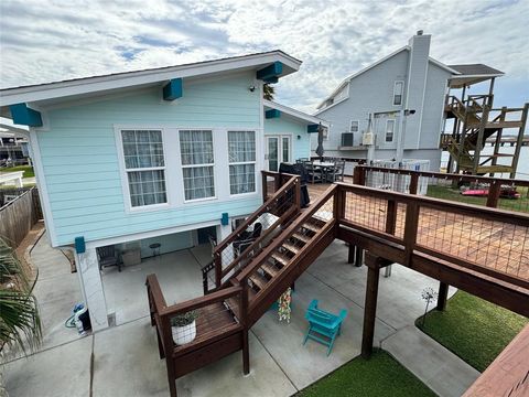 A home in Bayou Vista