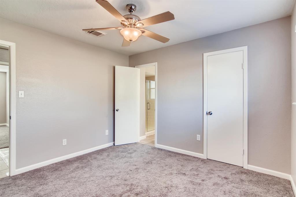 304 Lisa Court, Friendswood, Texas image 5