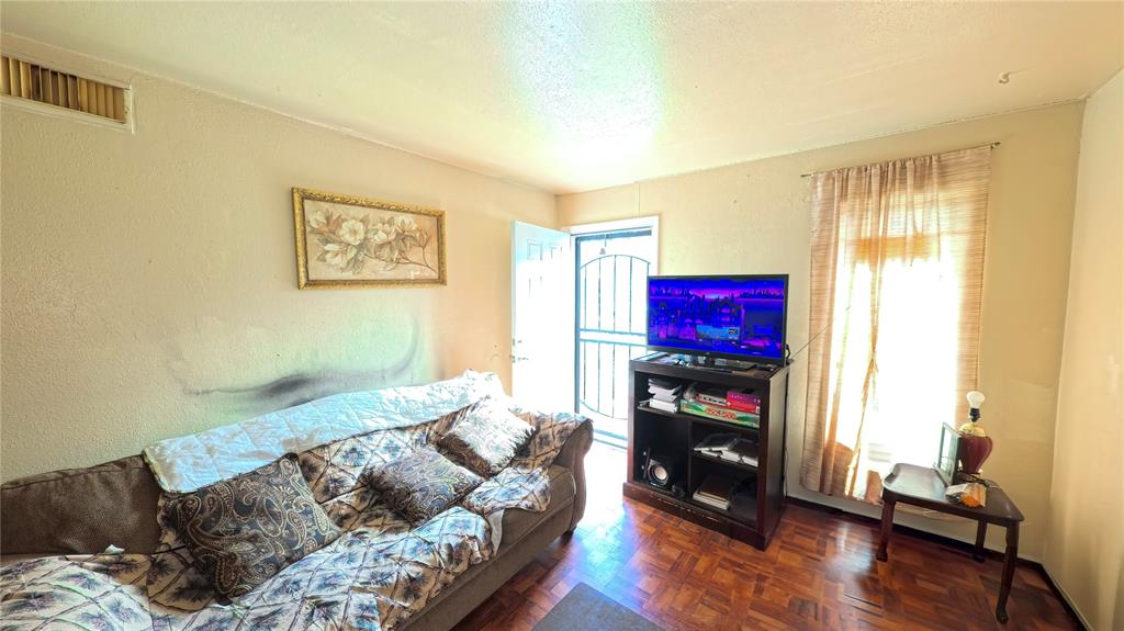 9822 Balsam Lane, Houston, Texas image 4