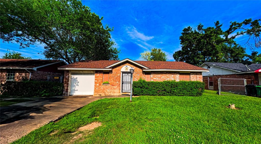 9822 Balsam Lane, Houston, Texas image 1