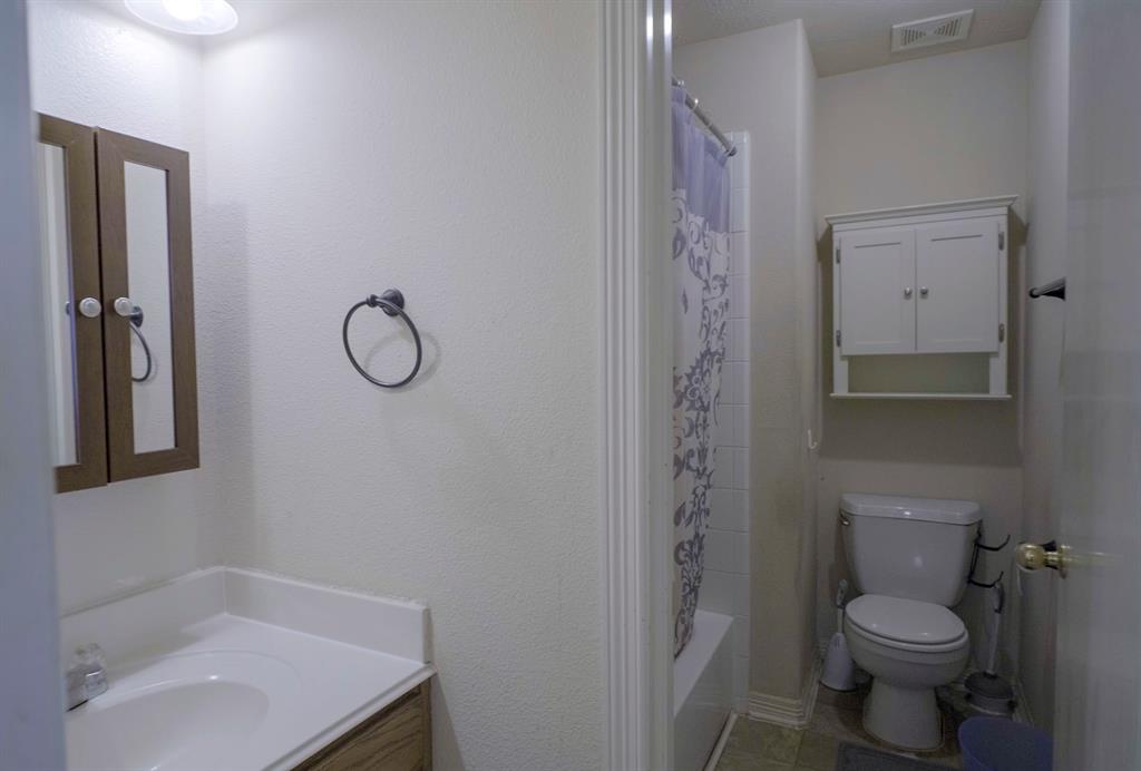 5005 Willow Point Drive, Conroe, Texas image 10