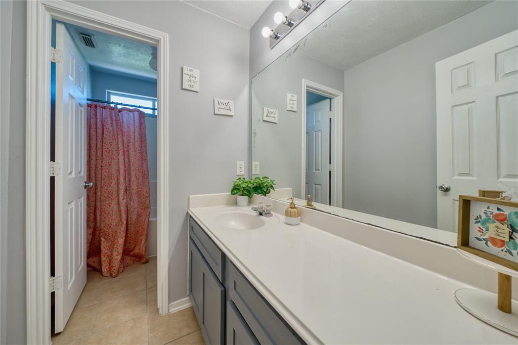 5407 Thyme Lane, Baytown, Texas image 34