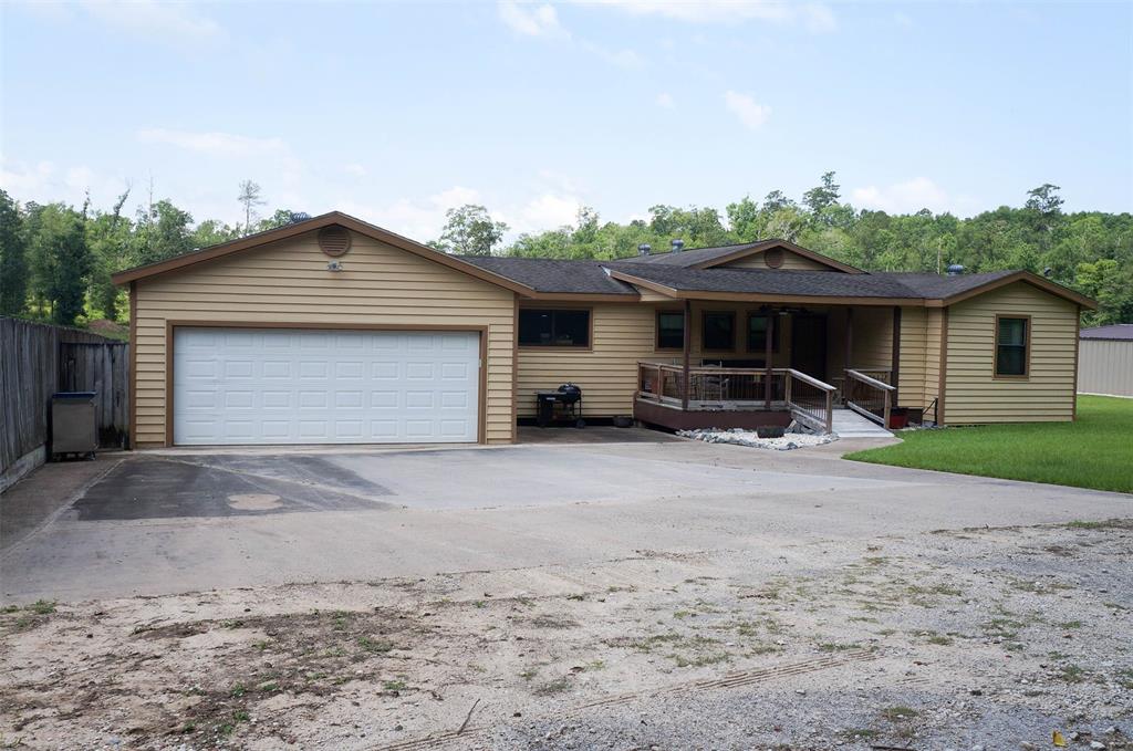 317 Hickory Drive, Livingston, Texas image 2