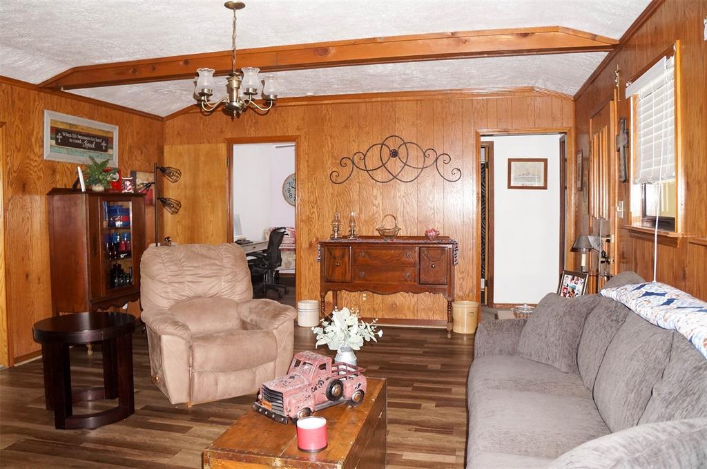 317 Hickory Drive, Livingston, Texas image 6