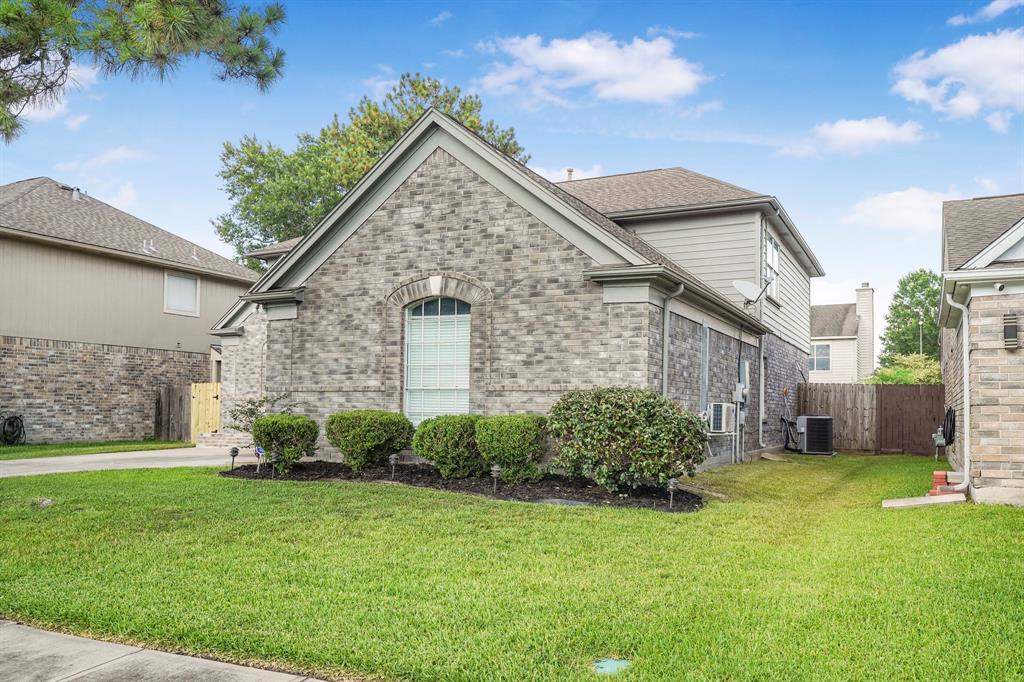 19122 Forest Trace Drive, Humble, Texas image 5