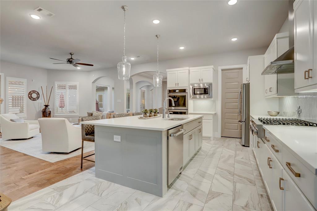 25 Quiet Vista Drive, Sugar Land, Texas image 10