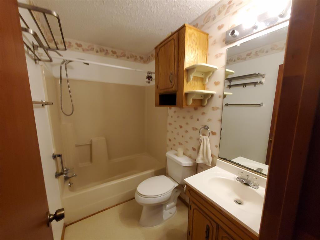 202 Beaver Den Drive, Coldspring, Texas image 12