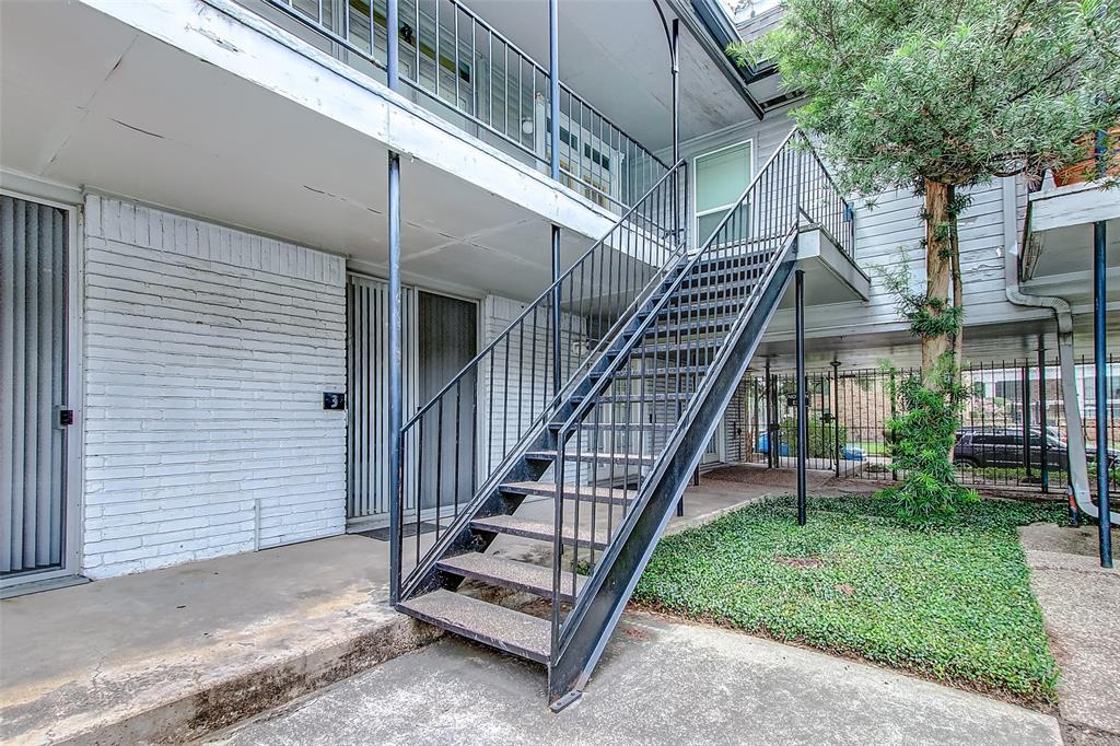 3300 Yorktown Street 17