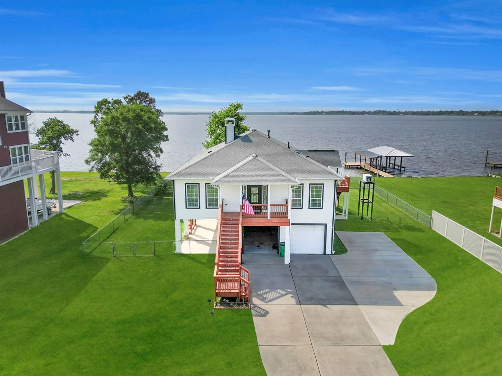 440 S Burnett Drive, Baytown, Texas image 3