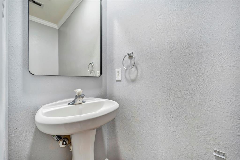 22250 Queenbury Hills Drive, Houston, Texas image 27