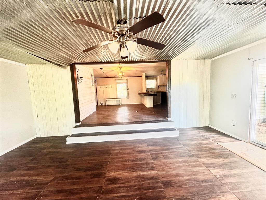 702 S Pine Hill Street, Pinehurst, Texas image 8