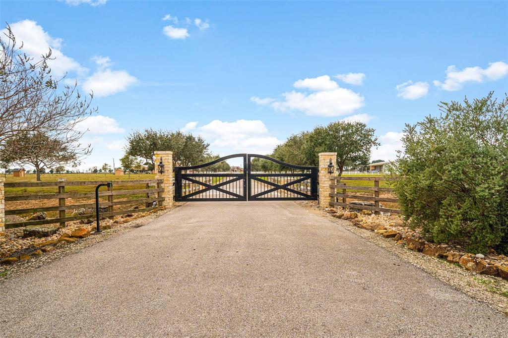 32027 Meadow View Lane, Waller, Texas image 3