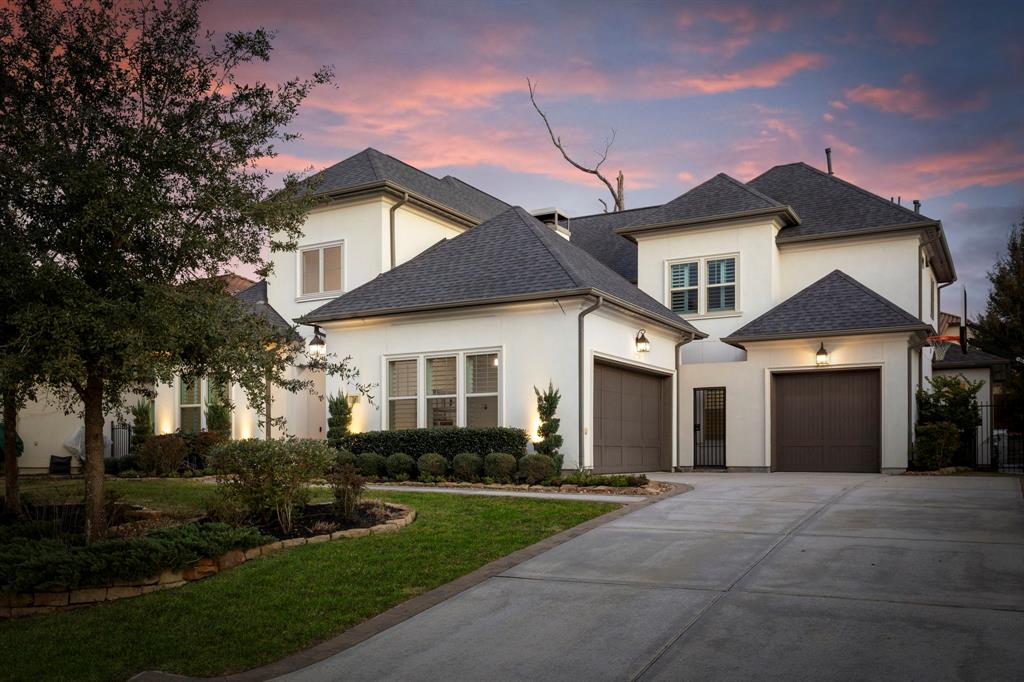 74 N Curly Willow Circle, Tomball, Texas image 1