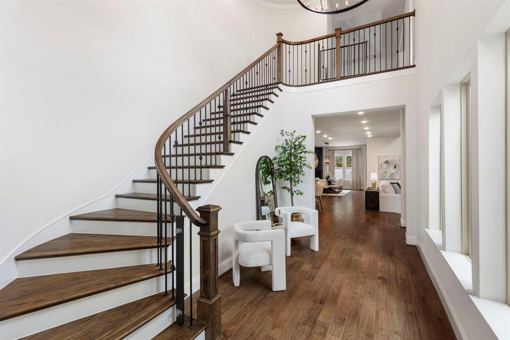 74 N Curly Willow Circle, Tomball, Texas image 4