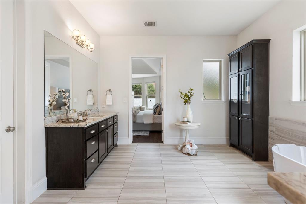 74 N Curly Willow Circle, Tomball, Texas image 23