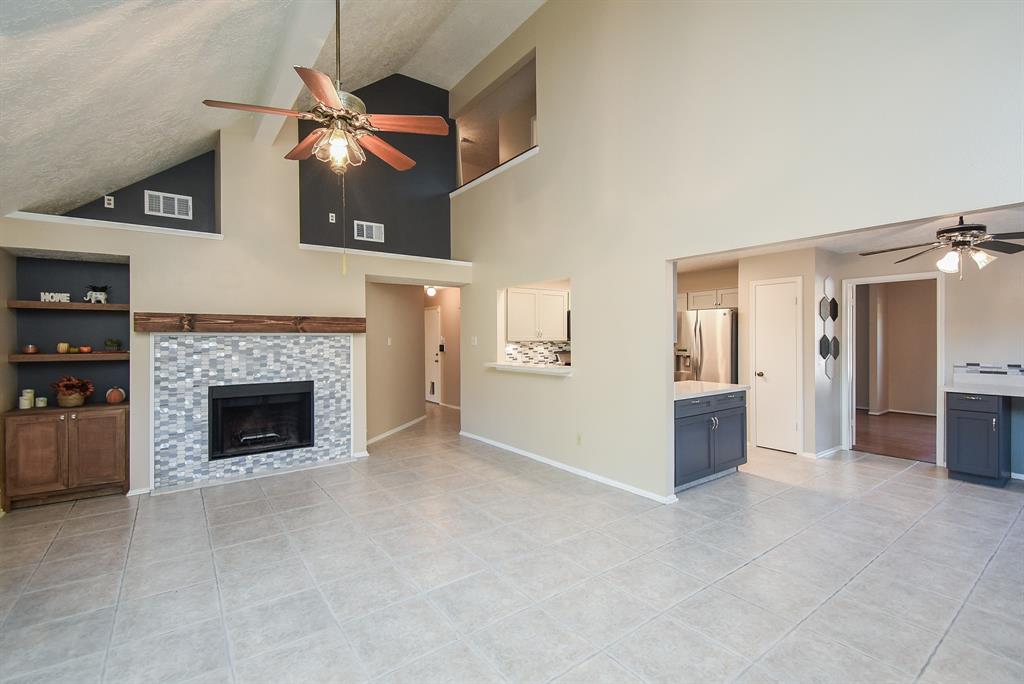 4422 Duesenberg Drive, Pearland, Texas image 12