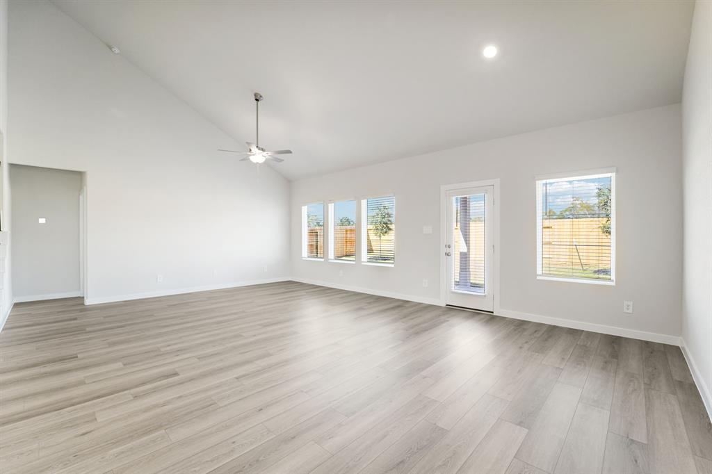 5107 Cypress Rose Drive, Pearland, Texas image 11