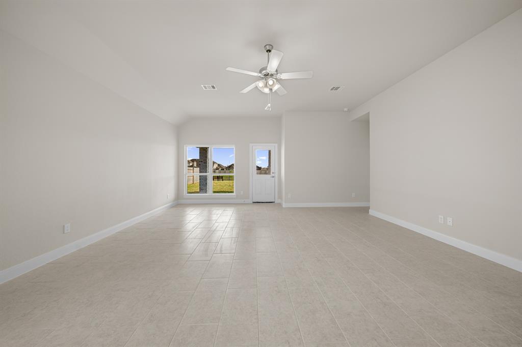 12010 Champions Forest Dr, Mont Belvieu, Texas image 8