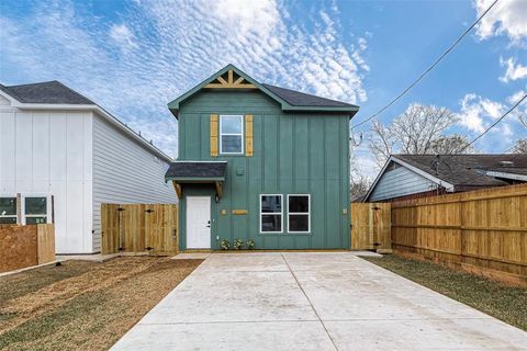 7504 Laura Koppe Road A and B Houston TX 77028