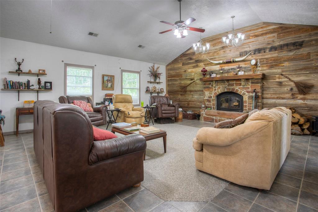 150 Canyon Run Boulevard, Huntsville, Texas image 13