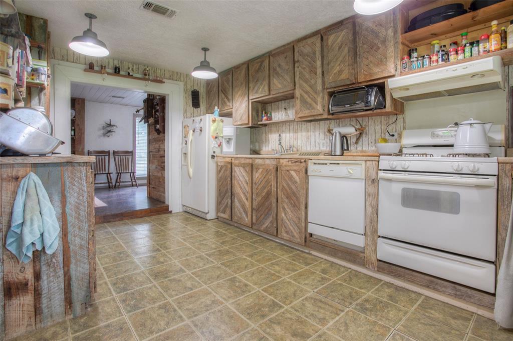 150 Canyon Run Boulevard, Huntsville, Texas image 22