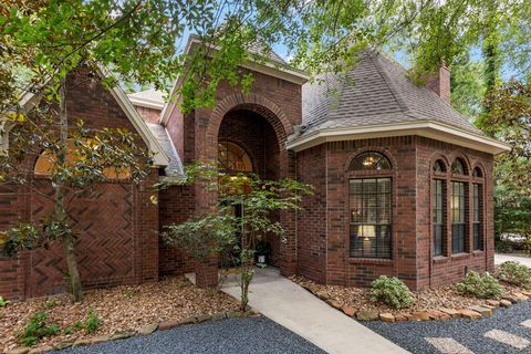 Single Family Residence in The Woodlands TX 26 Tanager Trail Trl 3.jpg