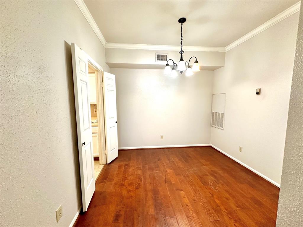 2255 Braeswood Park Drive #206, Houston, Texas image 4